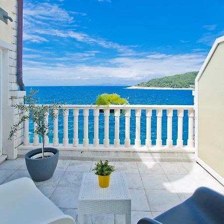 Luxury Bellavista Amazing Sea Holidays With Private Beach & Parking Milna  Zewnętrze zdjęcie