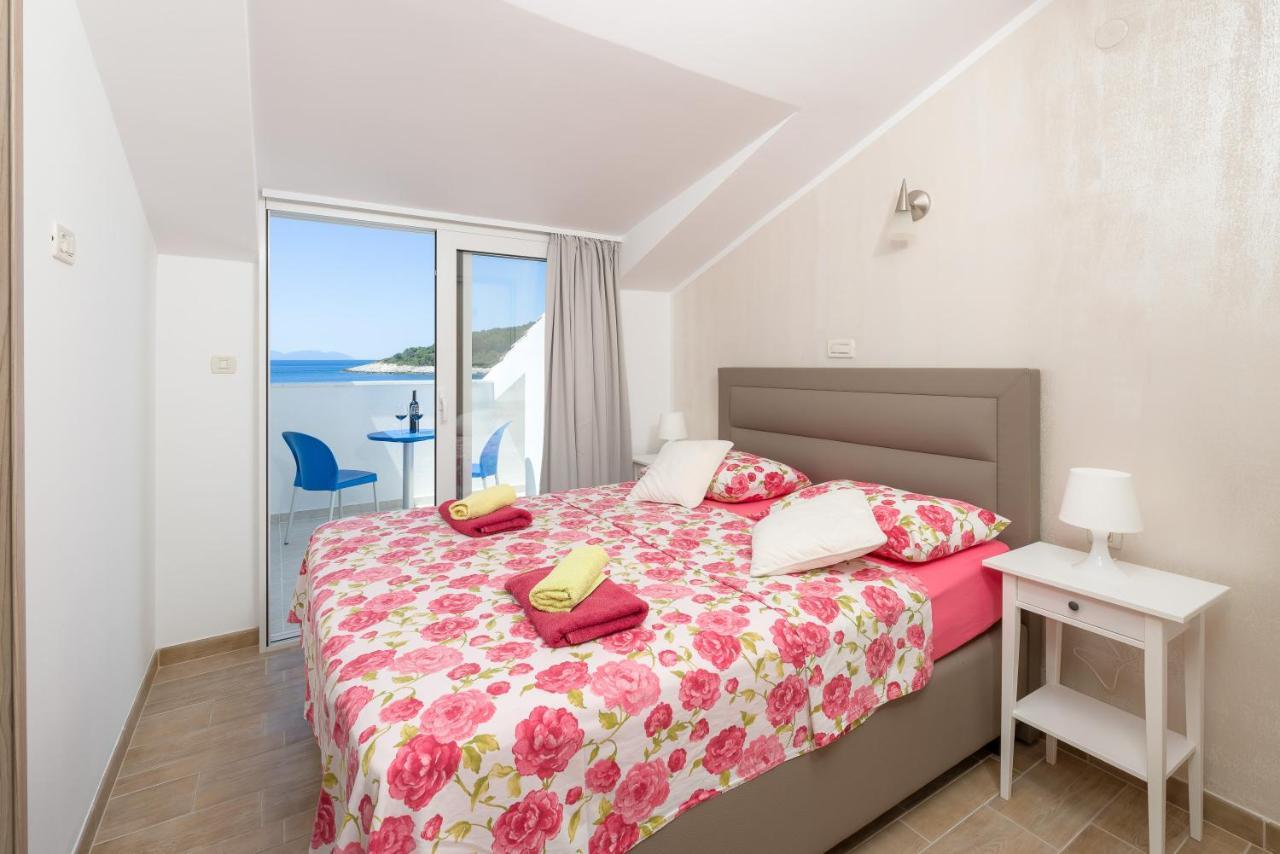 Luxury Bellavista Amazing Sea Holidays With Private Beach & Parking Milna  Zewnętrze zdjęcie