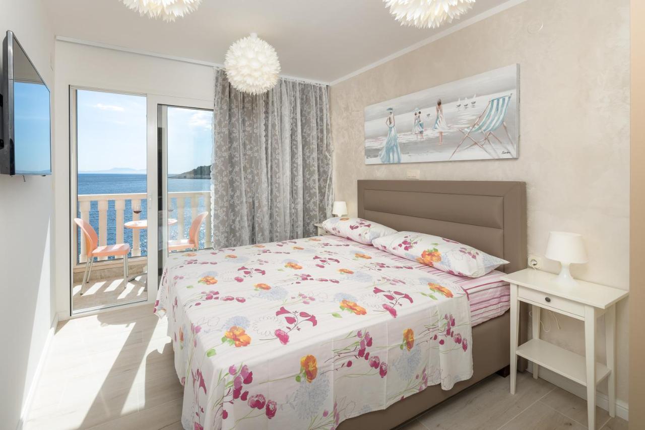 Luxury Bellavista Amazing Sea Holidays With Private Beach & Parking Milna  Zewnętrze zdjęcie