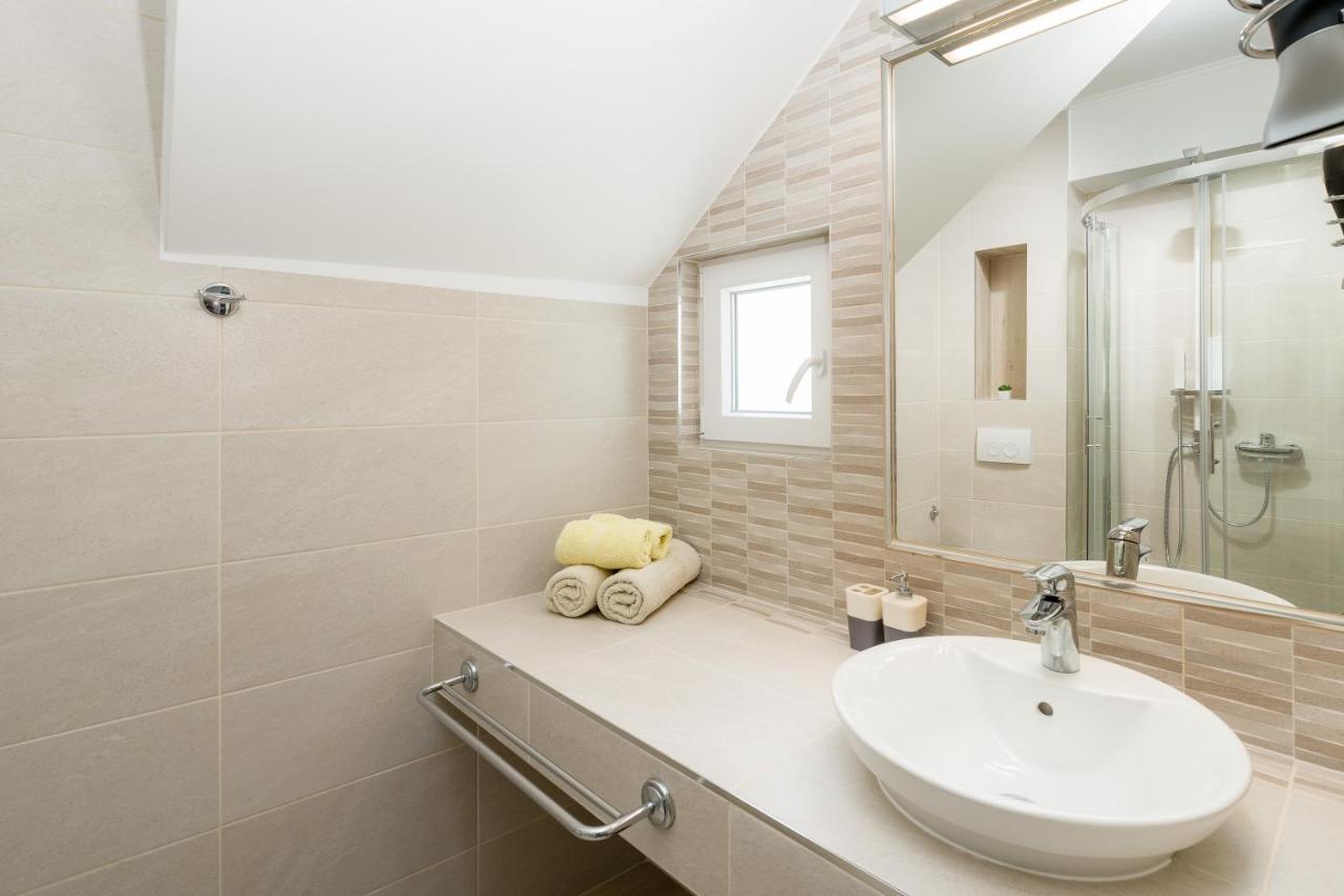 Luxury Bellavista Amazing Sea Holidays With Private Beach & Parking Milna  Zewnętrze zdjęcie