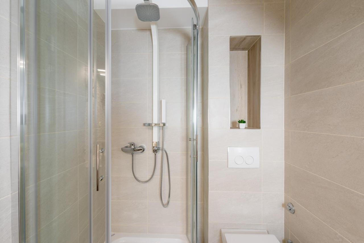 Luxury Bellavista Amazing Sea Holidays With Private Beach & Parking Milna  Zewnętrze zdjęcie