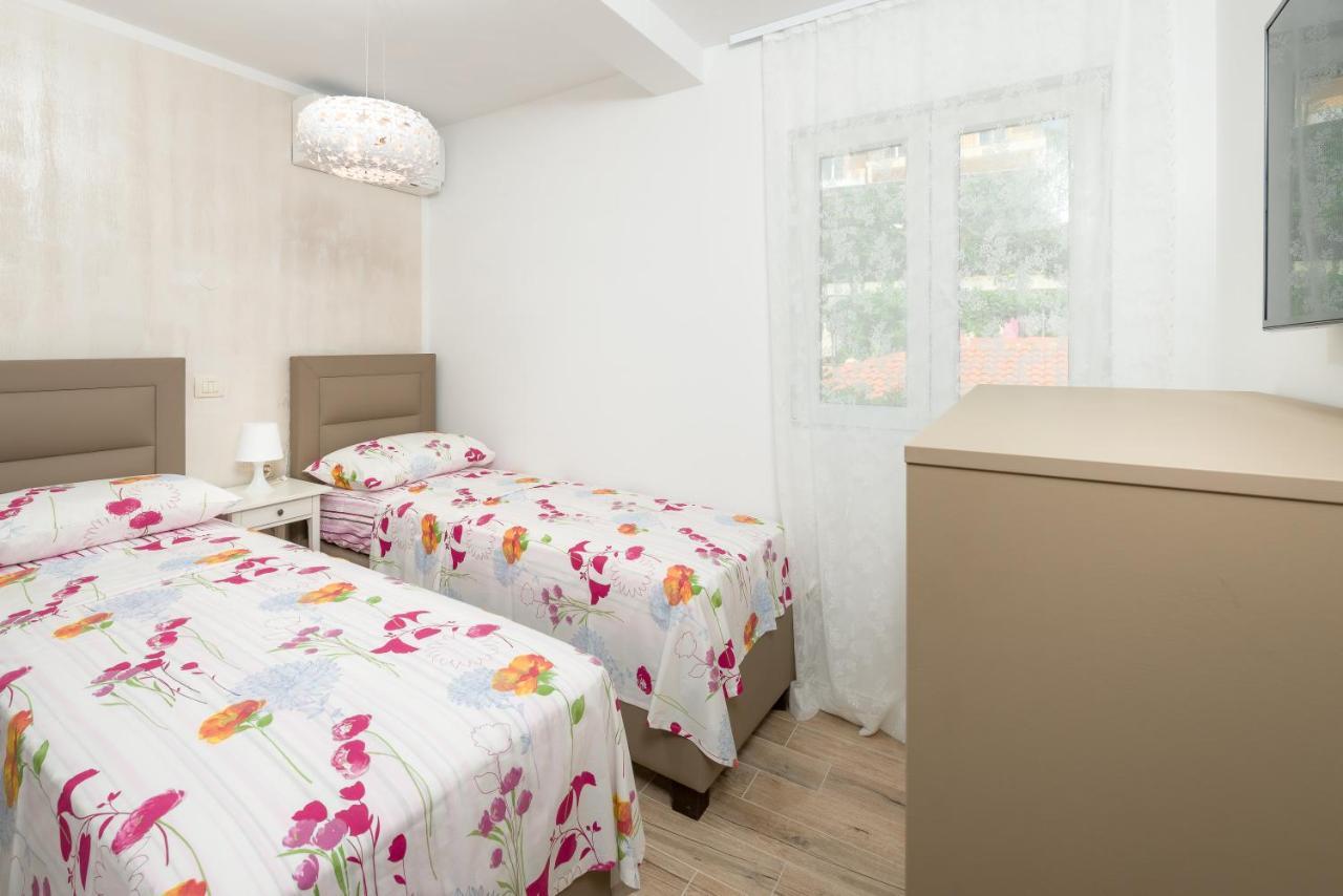 Luxury Bellavista Amazing Sea Holidays With Private Beach & Parking Milna  Zewnętrze zdjęcie