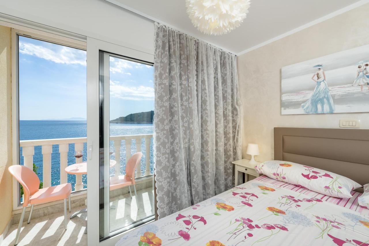 Luxury Bellavista Amazing Sea Holidays With Private Beach & Parking Milna  Zewnętrze zdjęcie