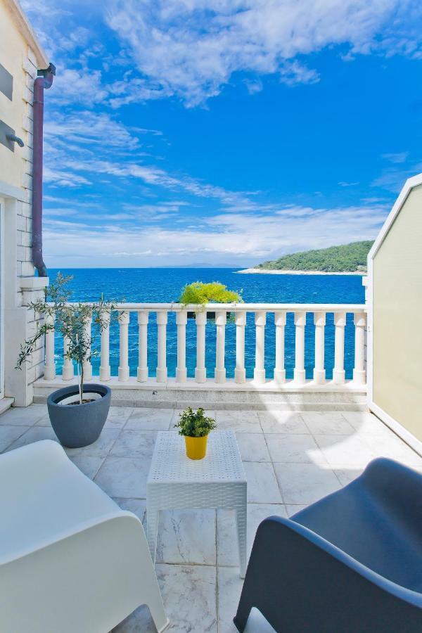 Luxury Bellavista Amazing Sea Holidays With Private Beach & Parking Milna  Zewnętrze zdjęcie