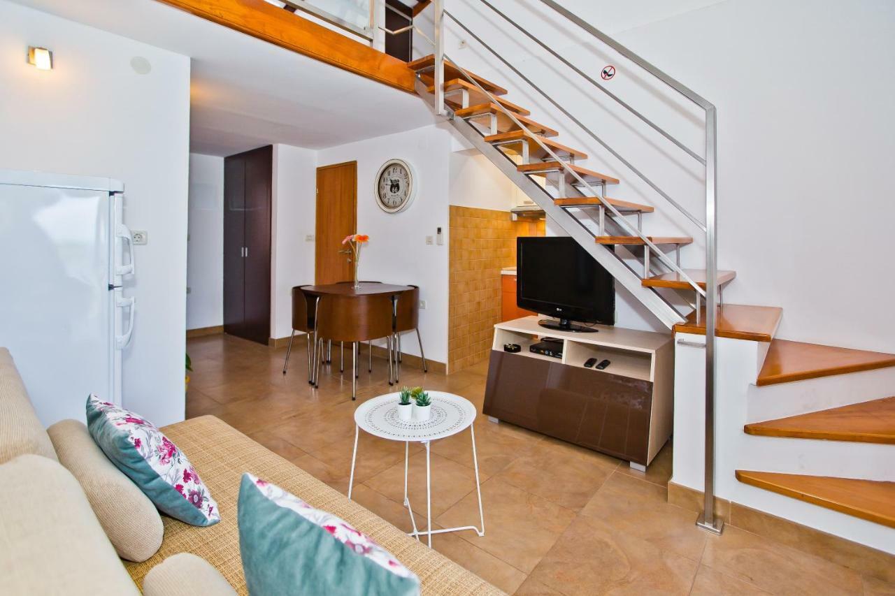 Luxury Bellavista Amazing Sea Holidays With Private Beach & Parking Milna  Zewnętrze zdjęcie
