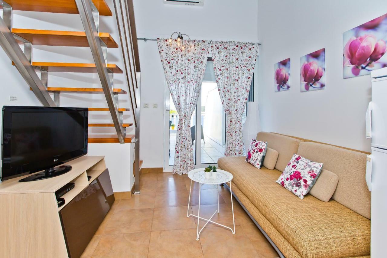 Luxury Bellavista Amazing Sea Holidays With Private Beach & Parking Milna  Zewnętrze zdjęcie